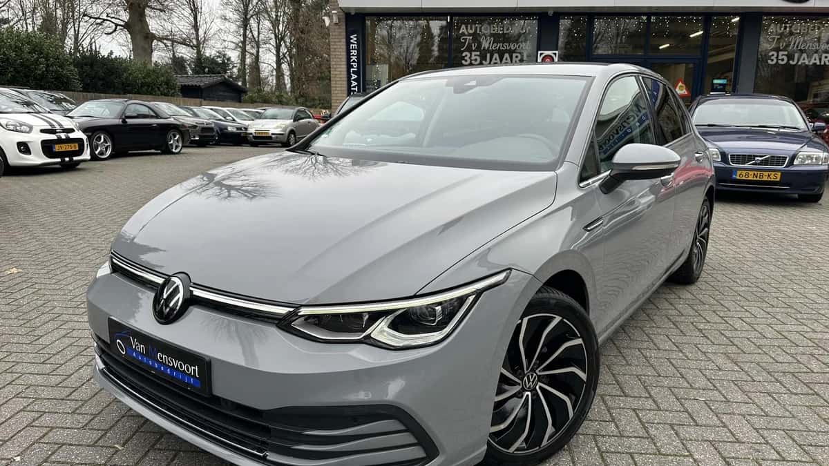 Volkswagen Golf (2023) — foto 1
