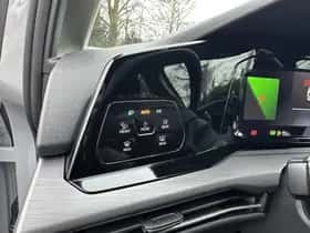 Volkswagen Golf (2023) thumbnail 26