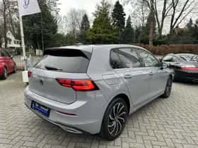 Volkswagen Golf (2023) thumbnail 4