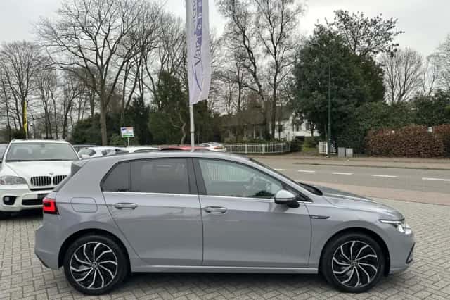 Volkswagen Golf (2023) thumbnail 5