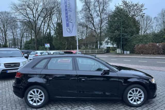 Audi A3 (2013) thumbnail 5