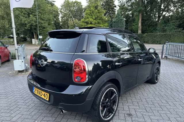 MINI Countryman (2012) thumbnail 4