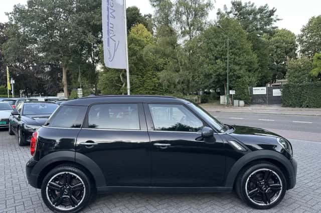 MINI Countryman (2012) thumbnail 5