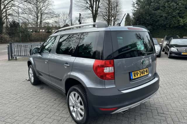 Škoda Yeti (2011) thumbnail 3