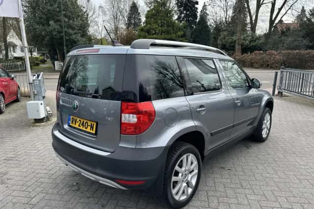 Škoda Yeti (2011) thumbnail 4
