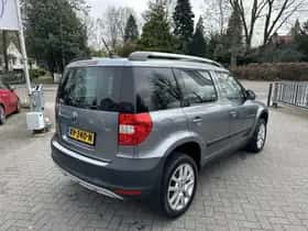 Škoda Yeti (2011) thumbnail 4