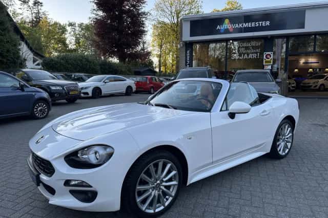 Fiat 124 Spider (2018) thumbnail 2