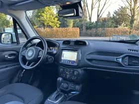 Jeep Renegade (2018) thumbnail 12