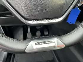 Peugeot 3008 (2020) thumbnail 23