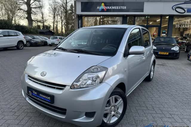 Daihatsu Sirion 2 (2009) thumbnail 1