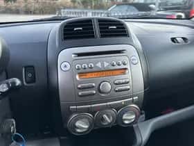 Daihatsu Sirion 2 (2009) thumbnail 18