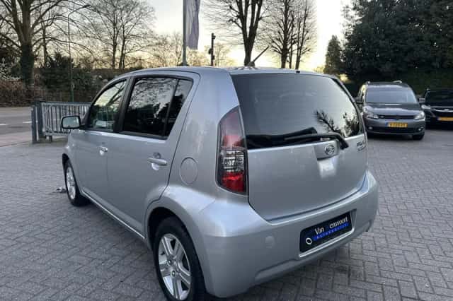 Daihatsu Sirion 2 (2009) thumbnail 3