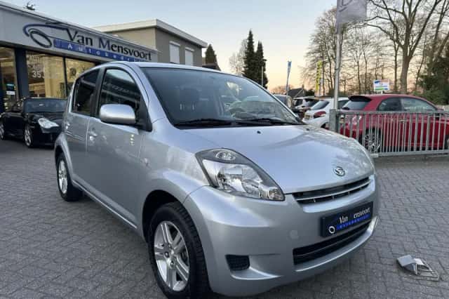 Daihatsu Sirion 2 (2009) thumbnail 6