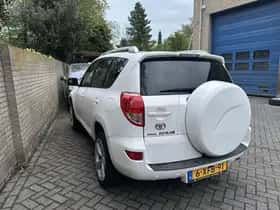 Toyota RAV4 (2008) thumbnail 3