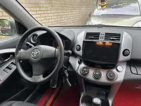 Toyota RAV4 (2008) thumbnail 5