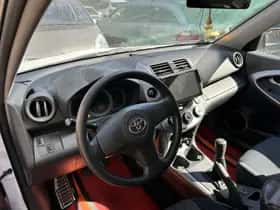 Toyota RAV4 (2008) thumbnail 6