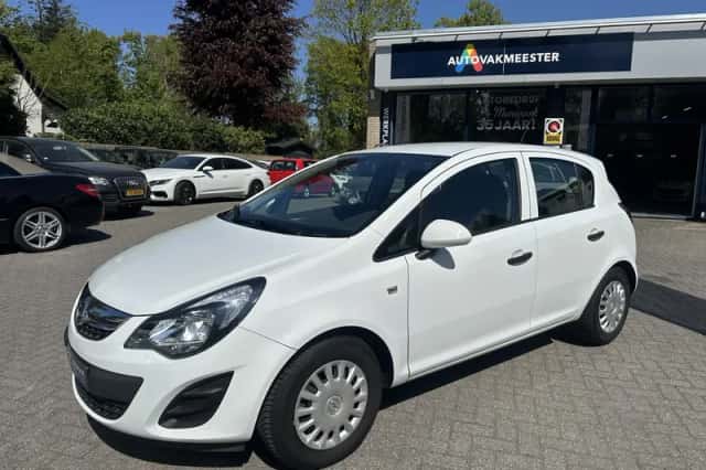 Opel Corsa (2014) thumbnail 2