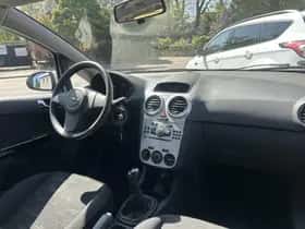 Opel Corsa (2014) thumbnail 11