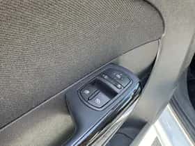 Opel Corsa (2014) thumbnail 15