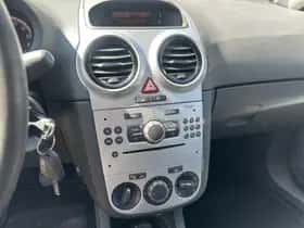 Opel Corsa (2014) thumbnail 17