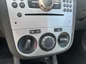 Opel Corsa (2014) thumbnail 18