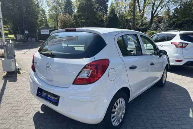 Opel Corsa (2014) thumbnail 4
