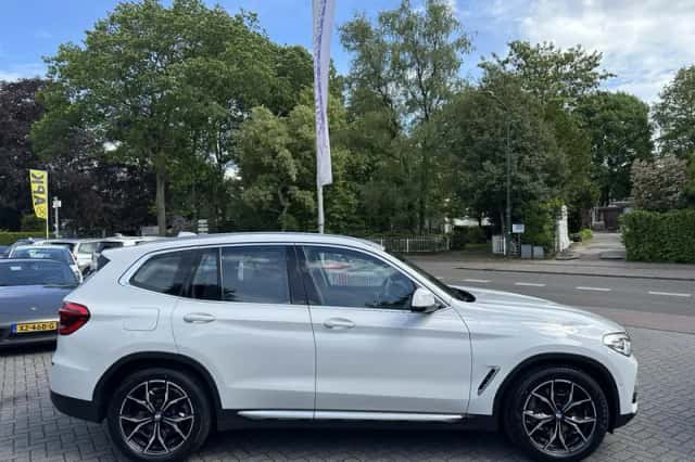 BMW X3 (2018) thumbnail 5