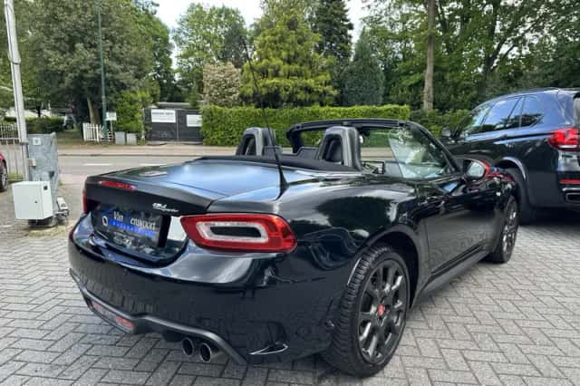 Abarth 124 Spider (2018) thumbnail 4