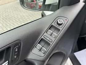 Volkswagen Tiguan (2013) thumbnail 17