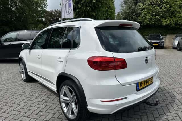 Volkswagen Tiguan (2013) thumbnail 3