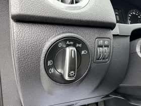 Volkswagen Tiguan (2013) thumbnail 23