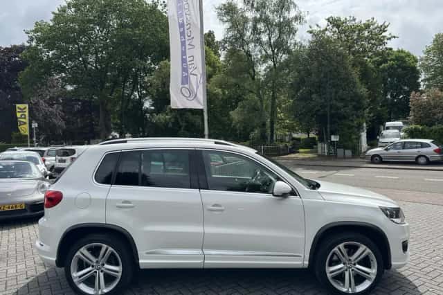 Volkswagen Tiguan (2013) thumbnail 5