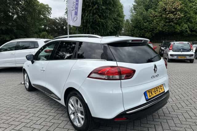 Renault Clio (2019) thumbnail 3