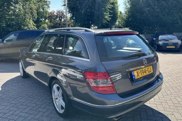 Mercedes-Benz C-Klasse (2010) thumbnail 3