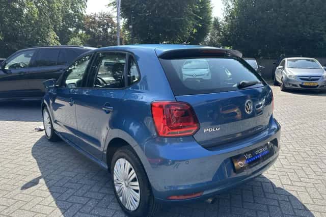 Volkswagen Polo (2017) thumbnail 2