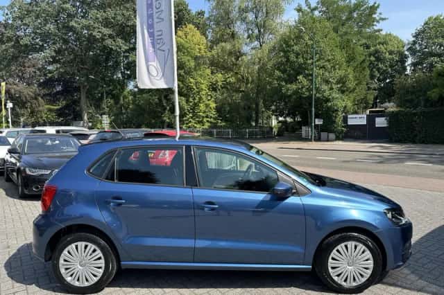 Volkswagen Polo (2017) thumbnail 4