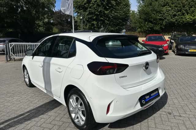 Opel Corsa (2023) thumbnail 3