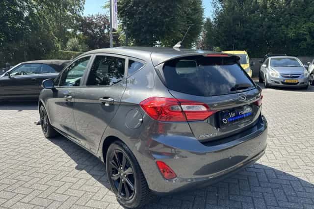 Ford Fiesta (2021) thumbnail 3