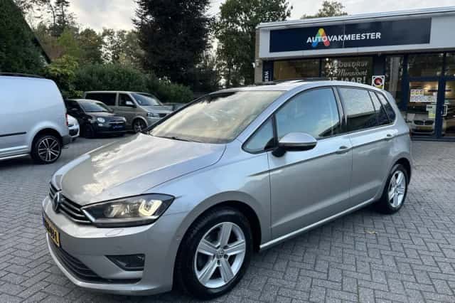 Volkswagen Golf Sportsvan (2015) thumbnail 2
