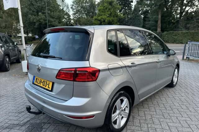 Volkswagen Golf Sportsvan (2015) thumbnail 4