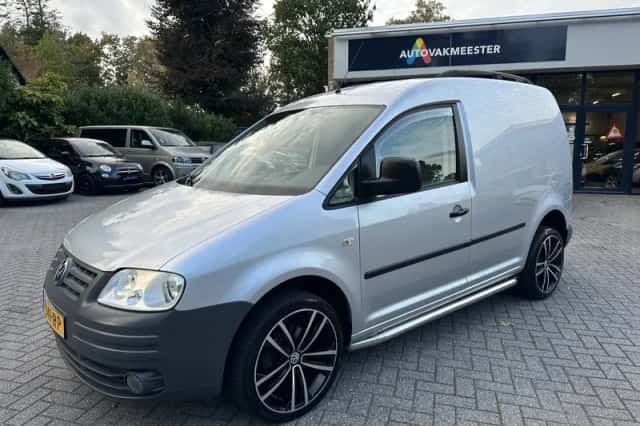 Volkswagen Caddy (2008) thumbnail 2