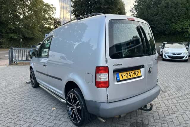 Volkswagen Caddy (2008) thumbnail 3