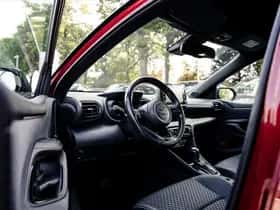 Toyota Yaris (2021) thumbnail 2