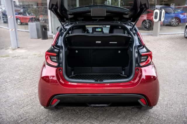 Toyota Yaris (2021) thumbnail 13