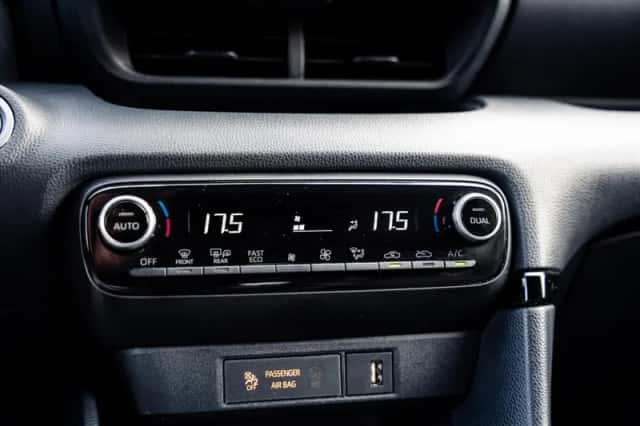 Toyota Yaris (2021) thumbnail 18