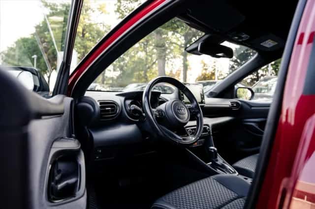Toyota Yaris (2021) thumbnail 3