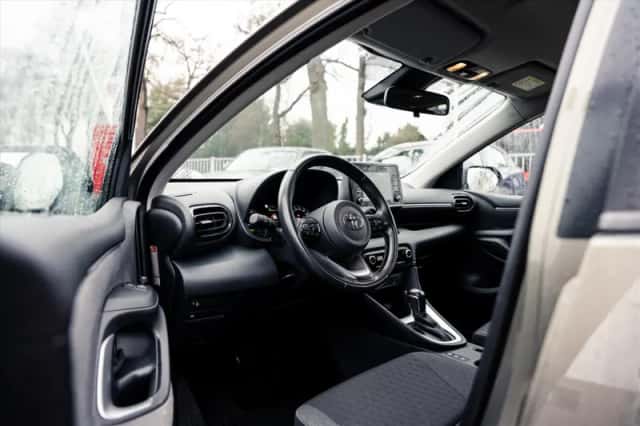 Toyota Yaris (2020) thumbnail 2