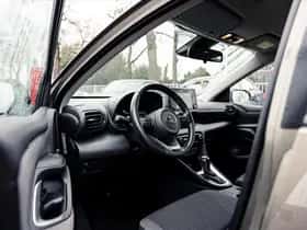 Toyota Yaris (2020) thumbnail 2