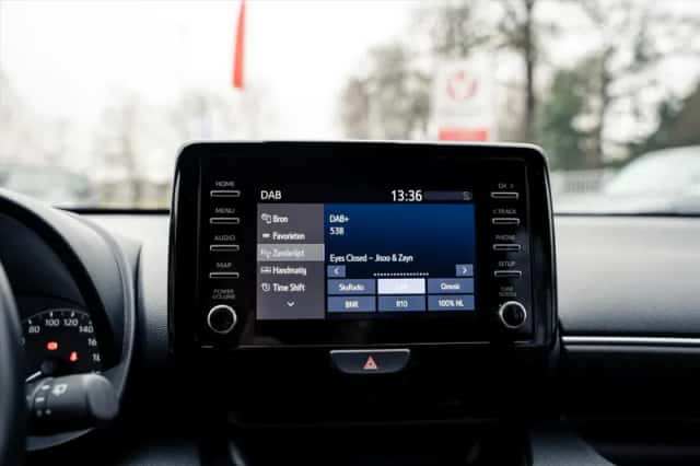 Toyota Yaris (2020) thumbnail 23