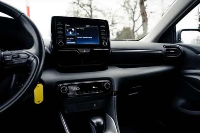 Toyota Yaris (2020) thumbnail 4